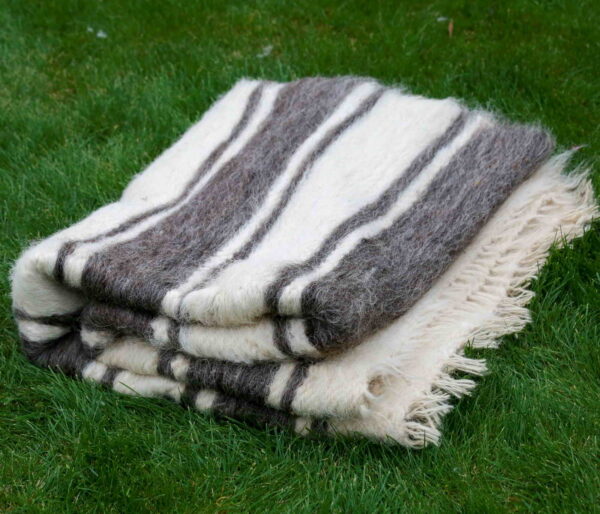 hand-woven-wool-thick-blanket-for-historical-reenactment-KOCR-04-1