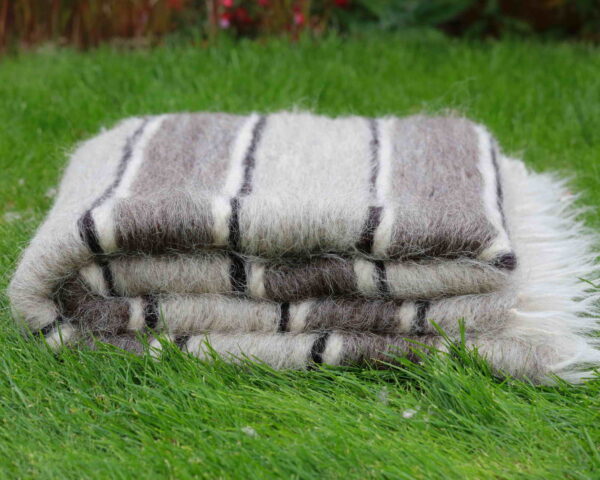 hand-woven-wool-thick-blanket-for-historical-reenactment-KOCR-07-3
