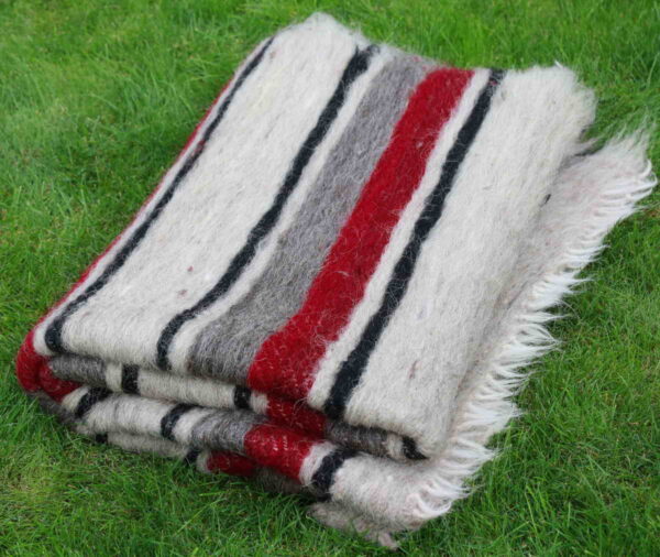 hand-woven-wool-thick-blanket-for-historical-reenactment-KOCR-13B-2