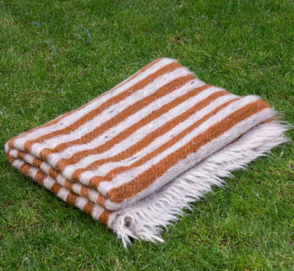 hand-woven-wool-thick-blanket-for-historical-reenactment-KOCR-23A-2-2_
