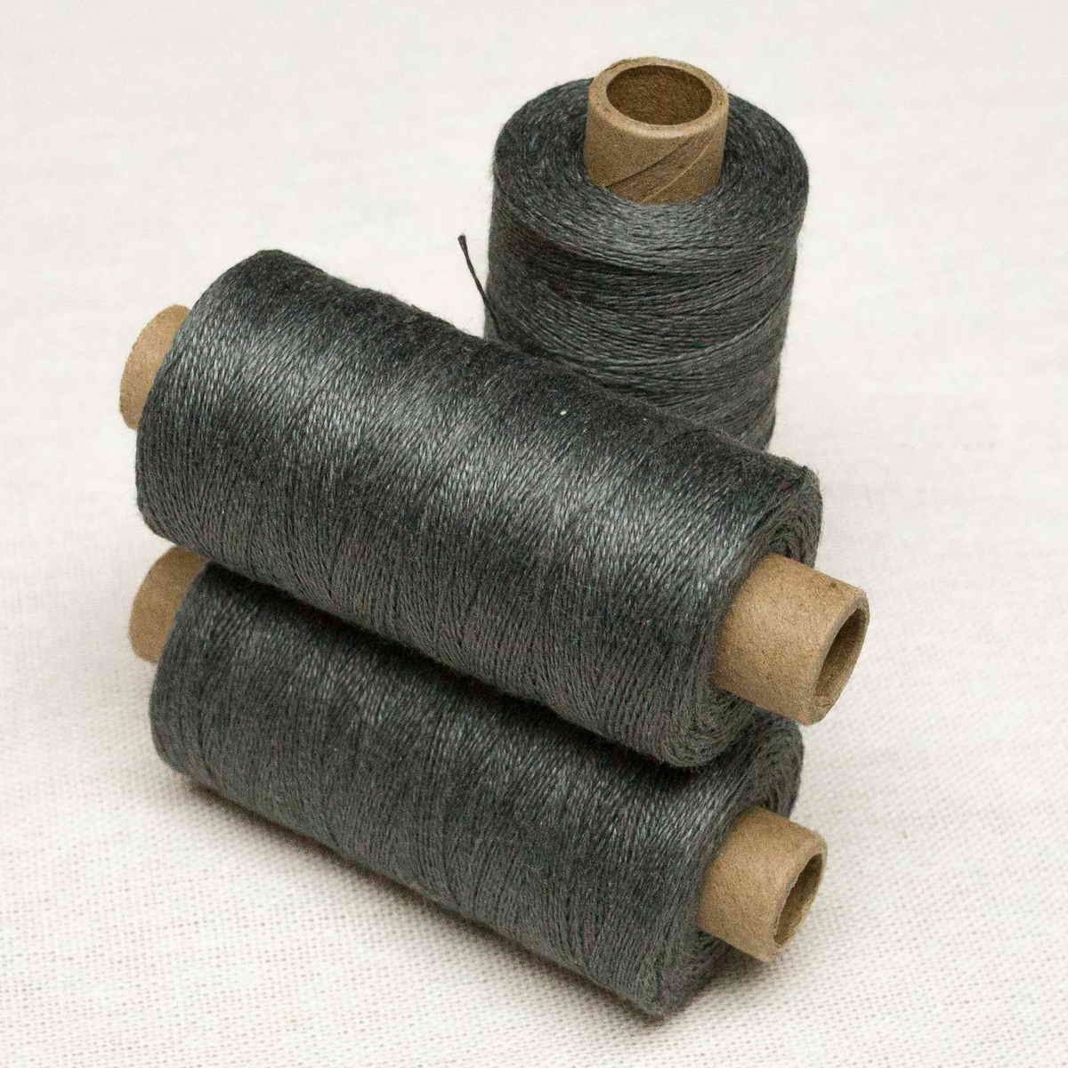 Linen Thread 30/2 FERRATA BIG 250m - 06 - dark grey